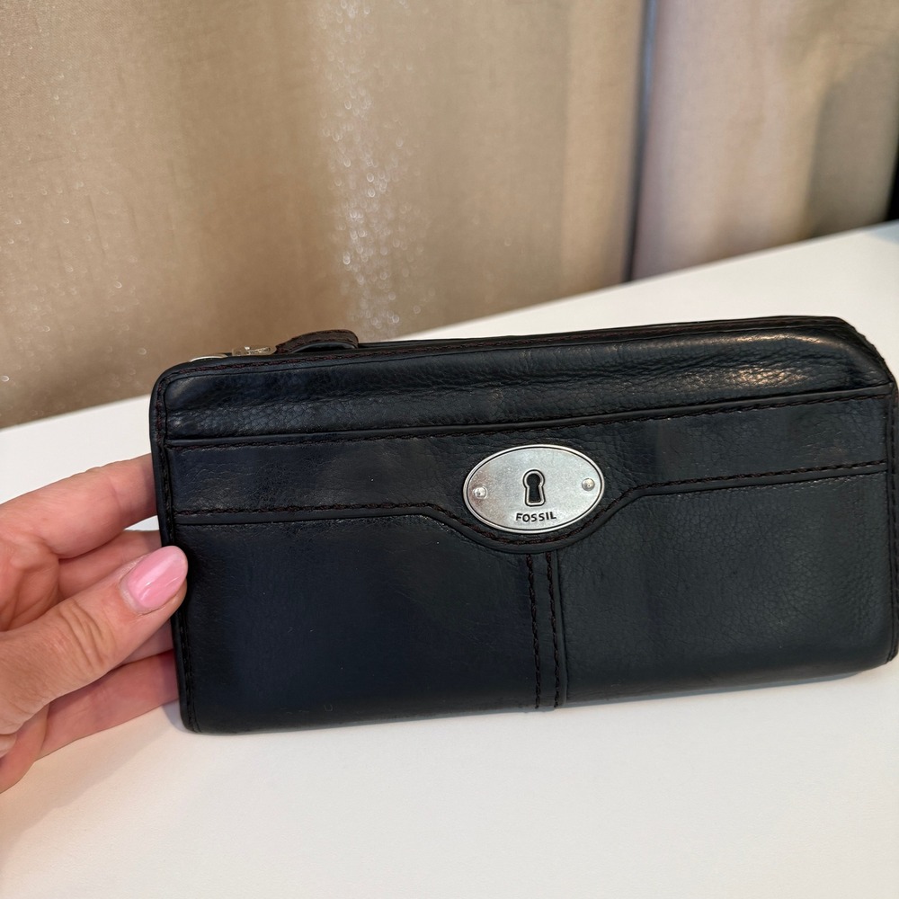Fossil Black Leather Zip Around Clutch Wallet‎ Keyhole Hardware Vintage Style
